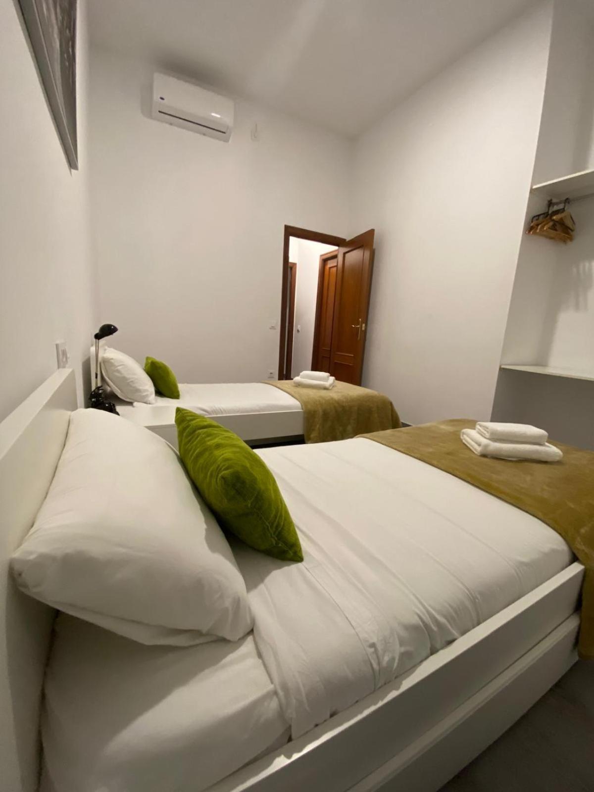 Pelicano Urban Apartment Seville Luaran gambar