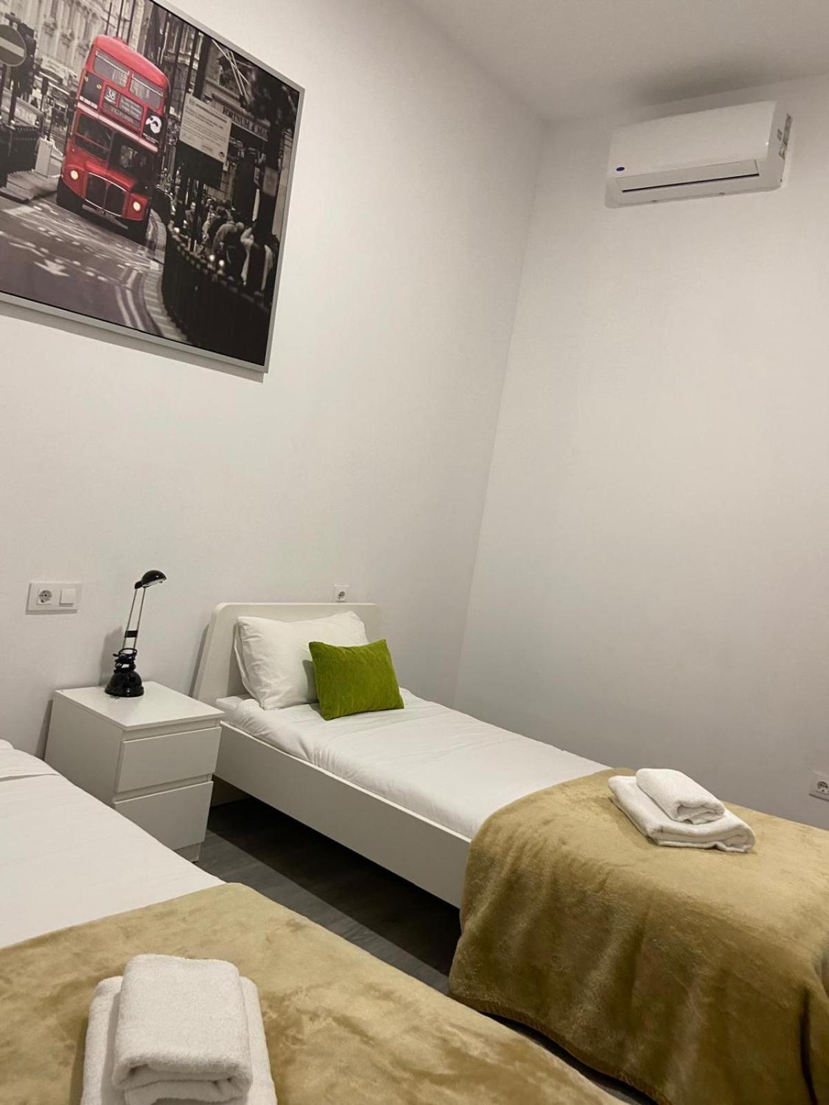 Pelicano Urban Apartment Seville Luaran gambar
